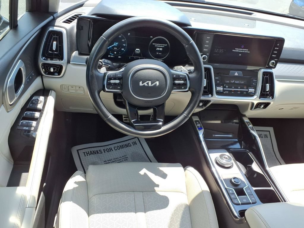 Used 2023 Kia Sorento SX Prestige w/ Panoramic Sunroof Package AWD/4WD image 4