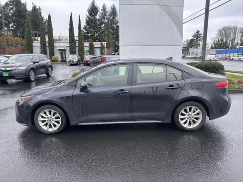 Certified 2022 Toyota Corolla LE w/ LE Premium Package image 3