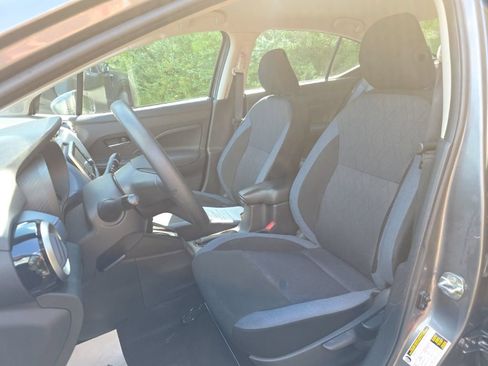 Used 2025 Nissan Versa SV FWD image 11