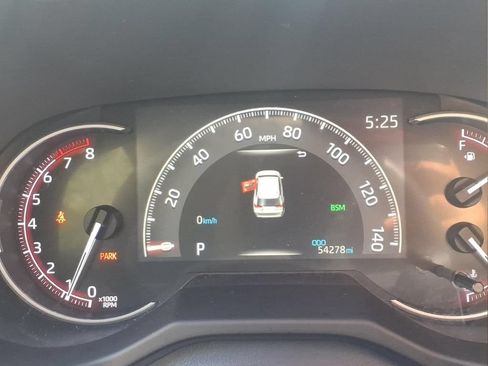 Used 2023 Toyota RAV4 XLE w/ Convenience Package FWD image 13