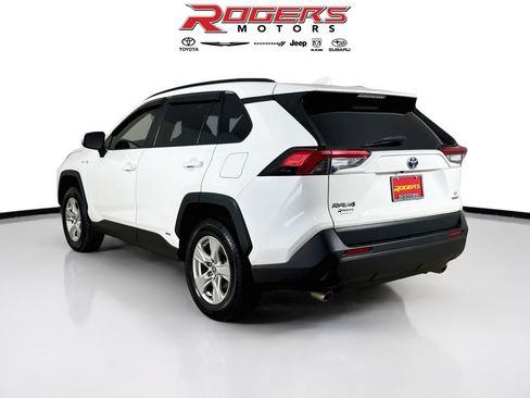 Certified 2021 Toyota RAV4 LE AWD/4WD image 11