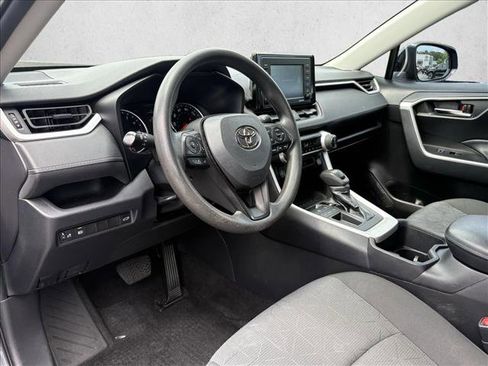 Certified 2022 Toyota RAV4 XLE w/ Convenience Package FWD image 9