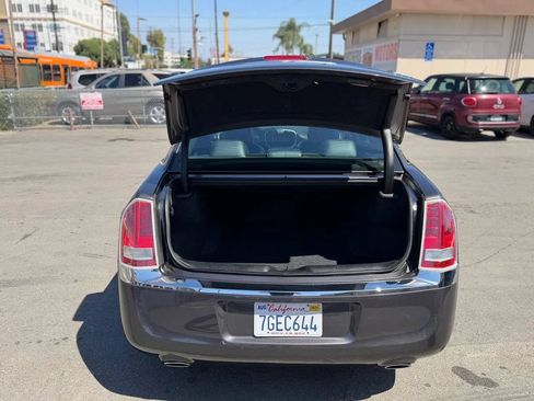 Used 2014 Chrysler 300 RWD image 26