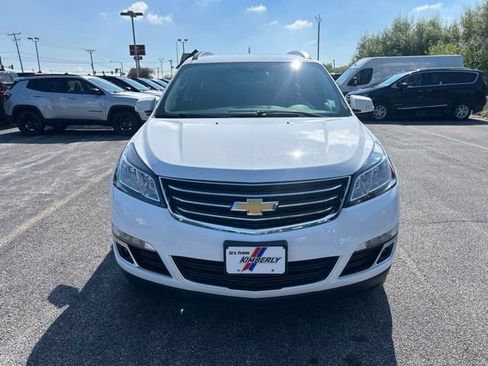 Used 2017 Chevrolet Traverse LT FWD image 3