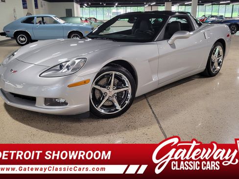 Used 2013 Chevrolet Corvette Coupe w/ 3LT Preferred Equipment Group RWD image 1