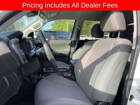 Used 2023 Toyota Tacoma SR AWD/4WD image 19