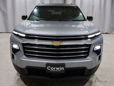Used 2024 Chevrolet Traverse LT image 8