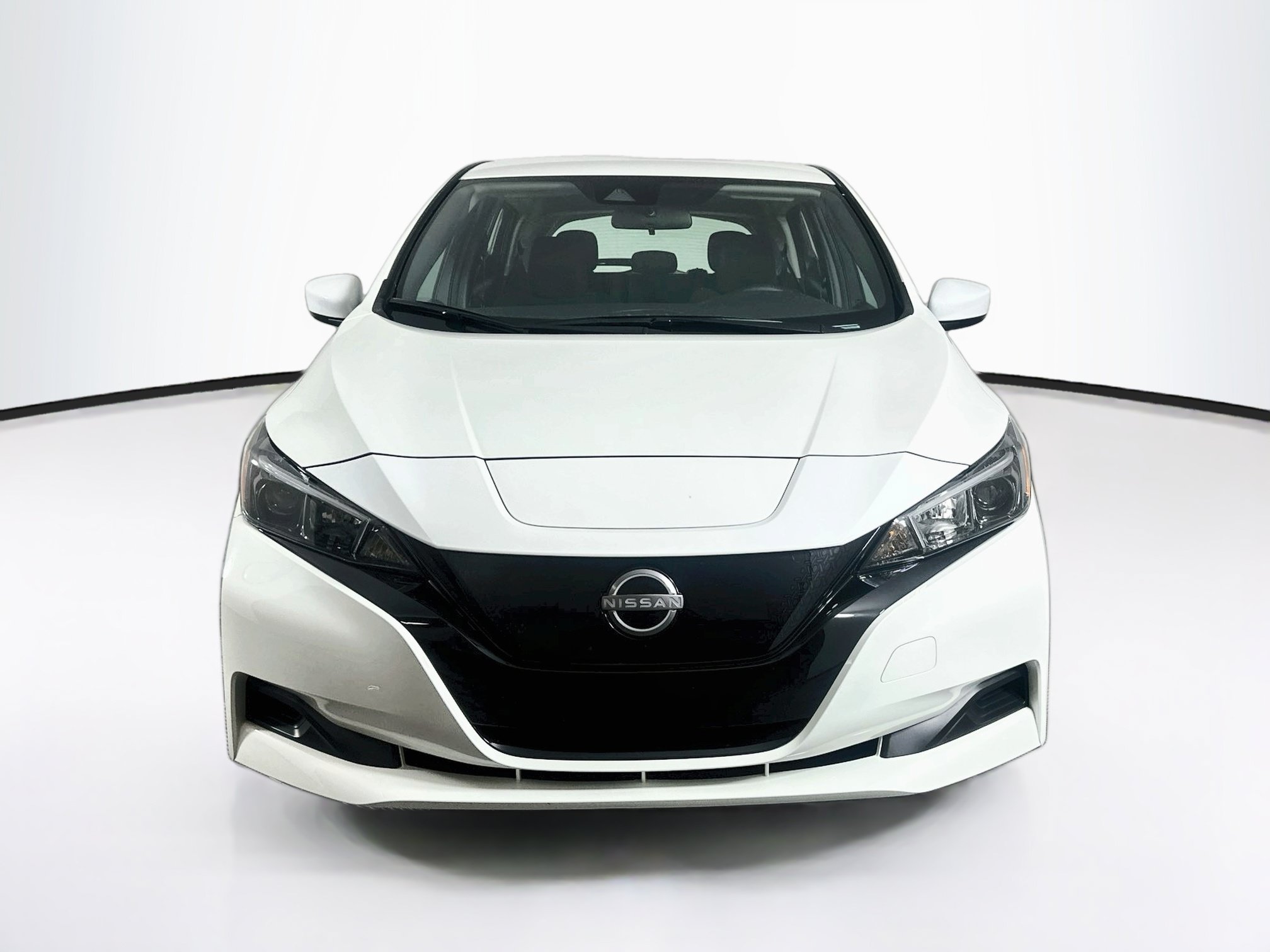 Used 2025 Nissan Leaf S FWD image 2