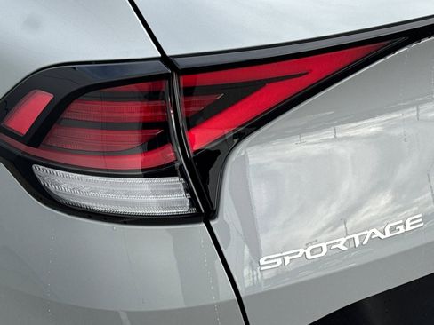 Used 2024 Kia Sportage SX image 34