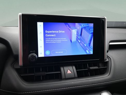 Used 2025 Toyota RAV4 XLE image 28