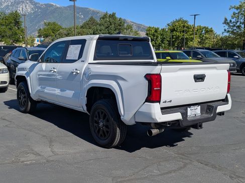 Used 2025 Toyota Tacoma SR5 AWD/4WD image 8