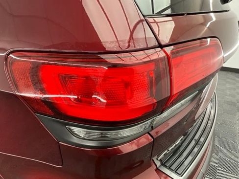 Used 2019 Jeep Grand Cherokee Limited X image 20