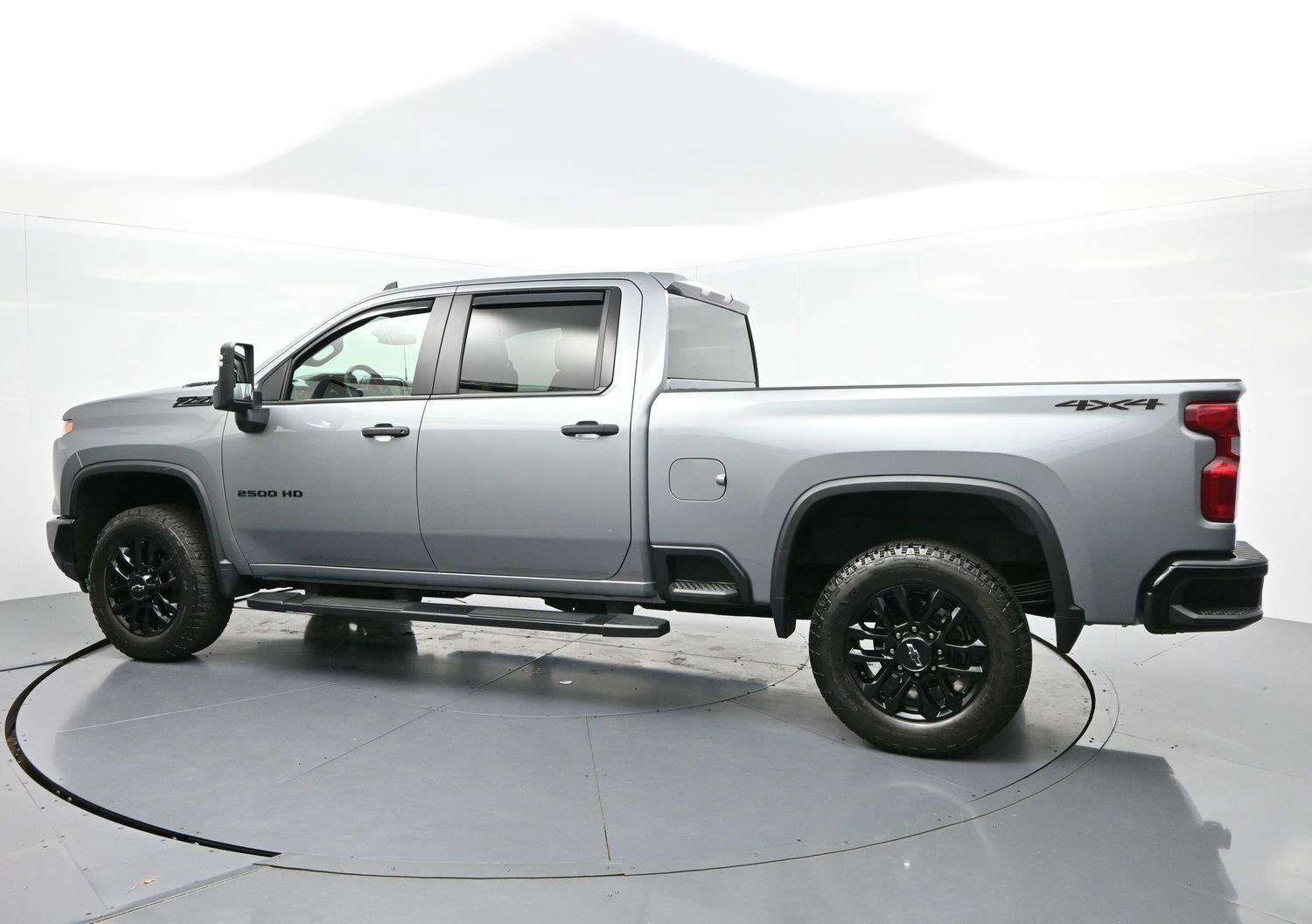 Used 2025 Chevrolet Silverado 2500 Custom w/ Custom Convenience Package AWD/4WD image 5