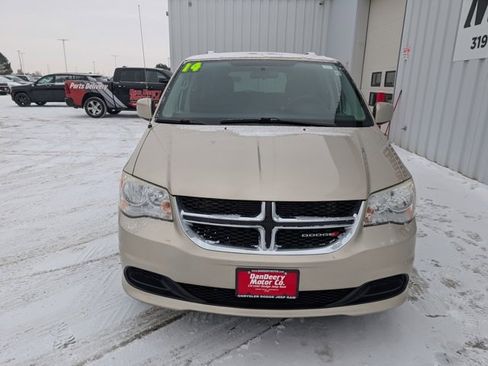 Used 2014 Dodge Grand Caravan SXT image 31