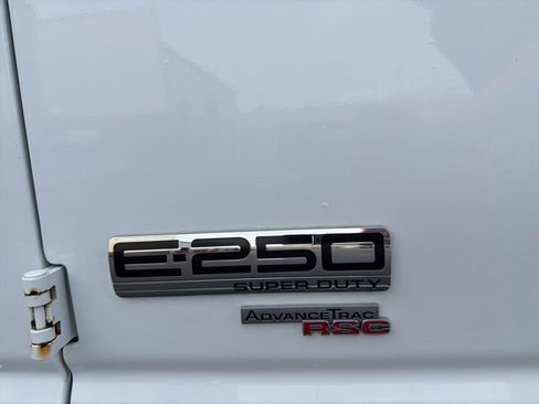 Used 2014 Ford E-250 and Econoline 250 w/ Power Group image 10