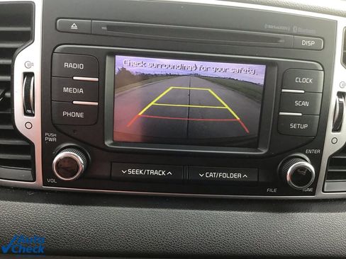 Used 2017 Kia Sportage LX image 40