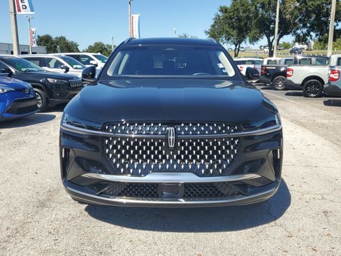 Used 2024 Lincoln Nautilus Reserve image 2