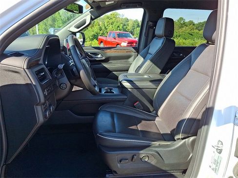 Used 2024 Chevrolet Suburban Premier image 12