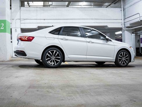 New 2026 Volkswagen Jetta SE image 7