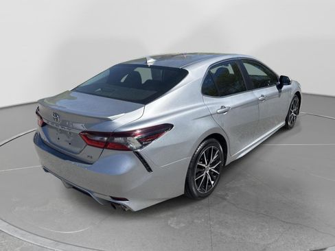 Used 2021 Toyota Camry SE FWD image 11