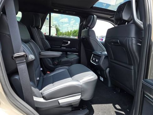 New 2026 Ford Expedition Platinum w/ Stealth Appearance Package AWD/4WD image 43