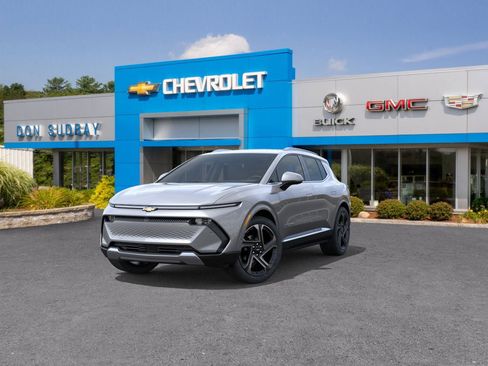 New 2025 Chevrolet Equinox EV LT w/ Convenience Package II FWD image 8