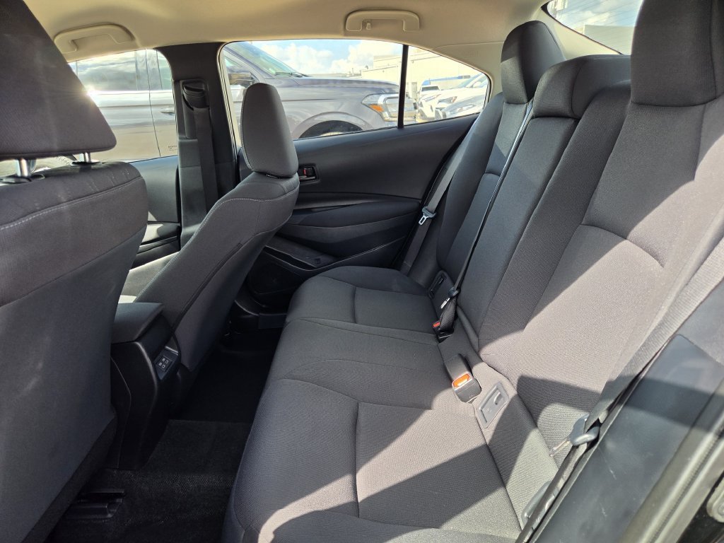 Used 2025 Toyota Corolla LE FWD image 27