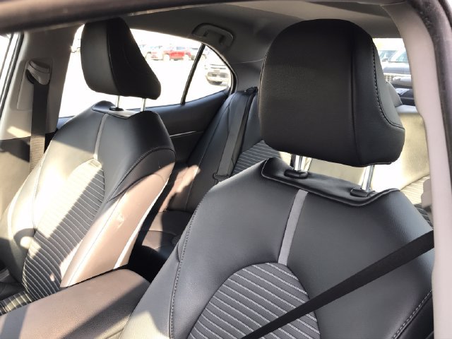 Used 2024 Toyota Camry SE FWD image 4