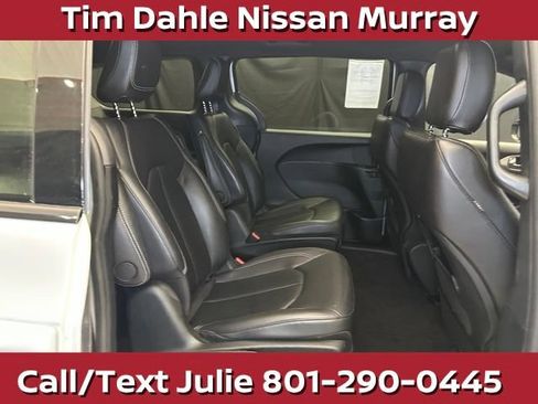Used 2024 Chrysler Pacifica Limited FWD image 18
