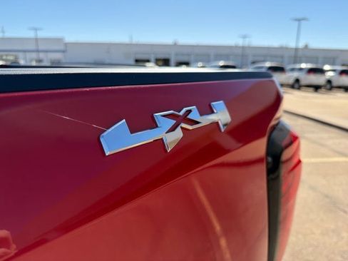 New 2026 GMC Sierra 1500 Elevation image 13