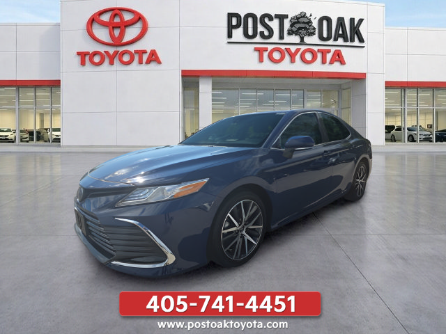 Used 2024 Toyota Camry XLE FWD image 2