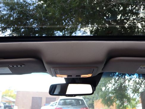 Used 2010 Ford Taurus Limited image 28