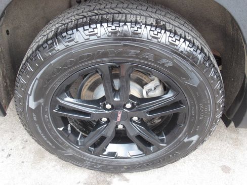 Used 2023 GMC Terrain AT4 image 11