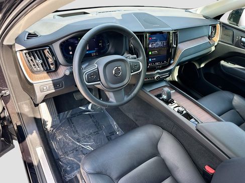 Used 2022 Volvo XC60 T8 Inscription Expression w/ Advanced Package image 9