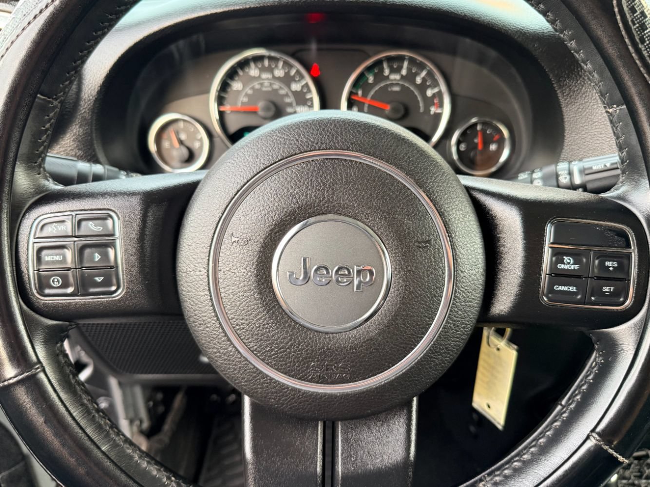 Used 2013 Jeep Wrangler Unlimited Rubicon w/ Connectivity Group AWD/4WD image 11