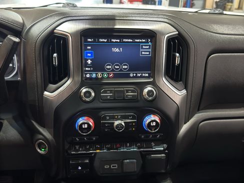Used 2022 GMC Sierra 3500 Denali AWD/4WD image 33