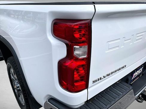Used 2024 Chevrolet Silverado 2500 LT AWD/4WD image 29