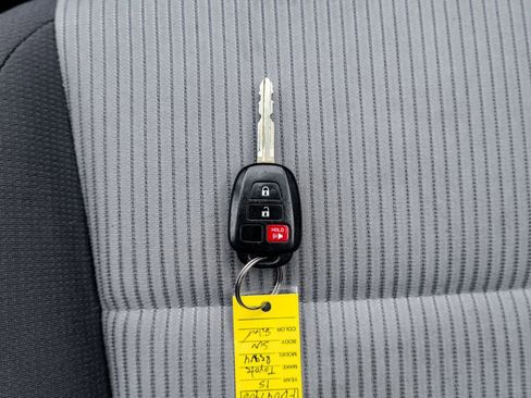 Used 2015 Toyota RAV4 XLE FWD image 30