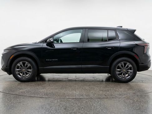 Used 2025 Chevrolet Equinox LT FWD image 5