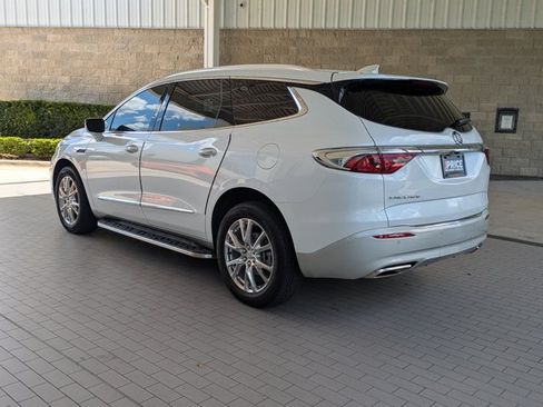 Used 2023 Buick Enclave Essence w/ Experience Buick Package FWD image 8