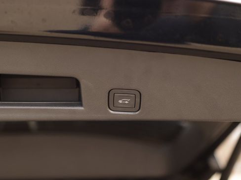 Used 2024 GMC Acadia Denali w/ Super Cruise Package image 36