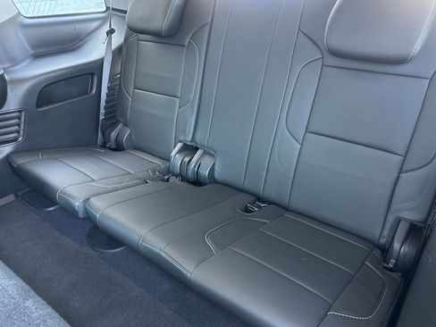 Used 2019 Chevrolet Tahoe LT w/ Luxury Package AWD/4WD image 14