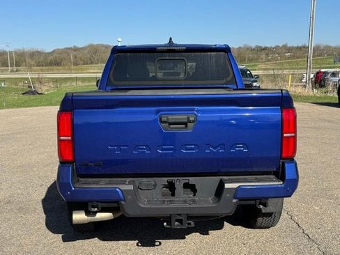 Used 2024 Toyota Tacoma TRD Off-Road w/ TRD Off Road Upgrade Package AWD/4WD image 14