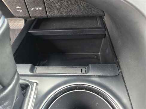 Used 2018 Toyota Camry LE image 20