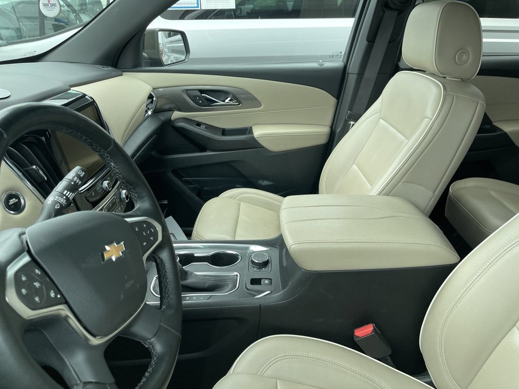 Used 2023 Chevrolet Traverse Premier w/ LPO, Floor Liner Package AWD/4WD image 5