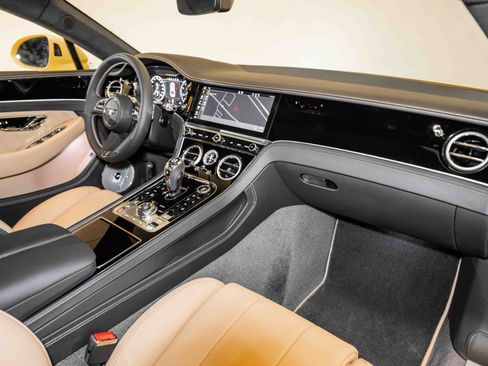 Certified 2024 Bentley Continental GT V8 AWD/4WD image 4