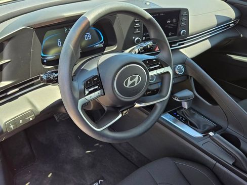 Used 2026 Hyundai Elantra SE w/ Cargo Package FWD image 9