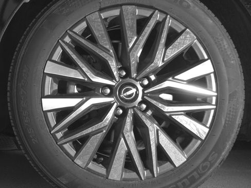 Used 2025 Nissan Altima 2.5 SV FWD image 12