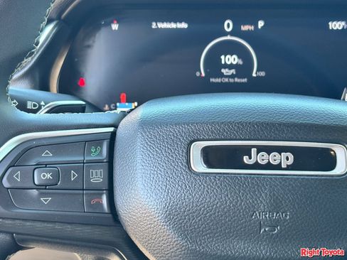 Used 2024 Jeep Grand Cherokee Laredo X RWD image 22