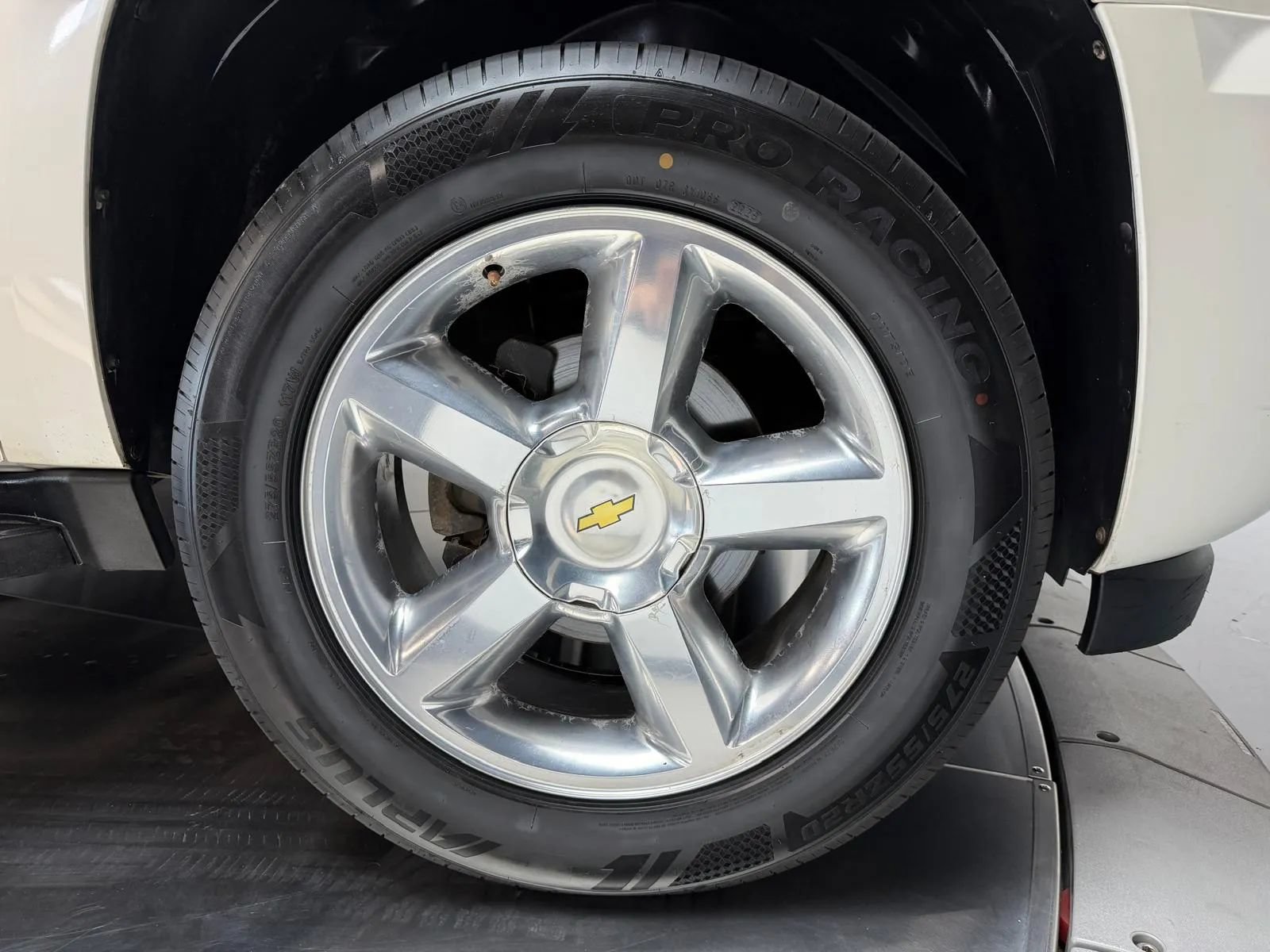 Used 2013 Chevrolet Avalanche LTZ RWD image 7